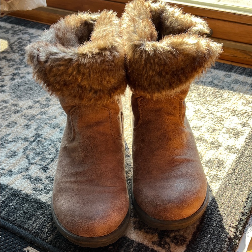 Candie's Tan Fur-Trimmed Winter Boots